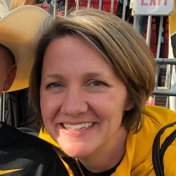 Meet your Posher, Lauren - Picture 1 of 1